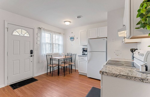 North Camellia Acres House | Cozy Pet-Friendly 3BR Near Norfolk Beaches