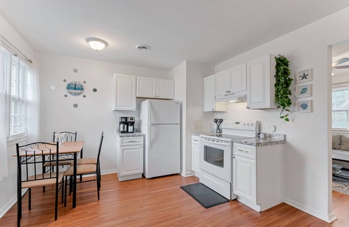 North Camellia Acres House | Cozy Pet-Friendly 3BR Near Norfolk Beaches