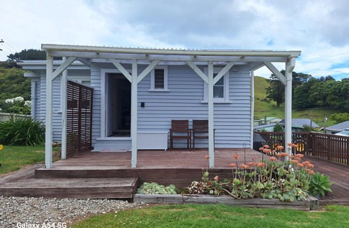 Kawhia House | Cozy Pet-Friendly Bach – Relax, Unwind or go Fishing!