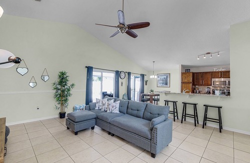 Mill Run House | Cozy Pet-Friendly Casita Near Disney . Relax & Unwind