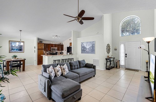 Mill Run House | Cozy Pet-Friendly Casita Near Disney . Relax & Unwind