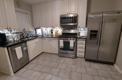 Fort Worth Cultural District House | Cozy Pet-Friendly Home Close to Everything-King Bed