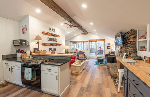 Quitman House | Cozy, Pet Friendly Home Steps from GFL