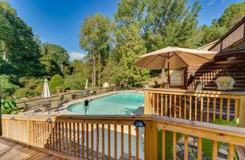 Hickory House | Cozy, Pet-Friendly Retreat in Hickory with Fire Pit!