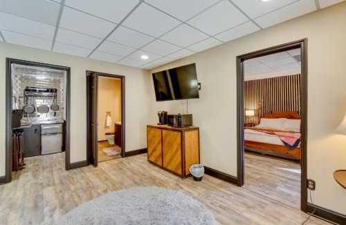 Hickory House | Cozy, Pet-Friendly Retreat in Hickory with Fire Pit!