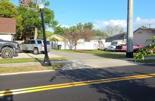 Dixieland Cottage | Cozy Pet-Friendly Studio in Downtown Lakeland