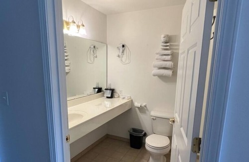 Renault Bed & Breakfast | Cozy Petite King + Queen Suite in a Friendly Town!