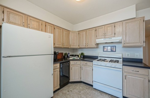 Queen Village Apartment | Cozy Philly Getaway