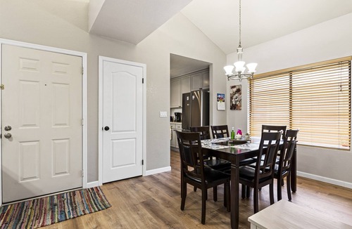 East Morningside Condo | Cozy Phoenix Condo Near Biltmore | Pool & BBQ near Golf, Dining and Shops