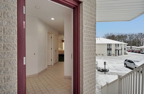 Pigeon Apartment | Cozy Pigeon Studio with Gym and Pool access