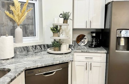 Pilsen Apartment | Cozy Pilsen Depa