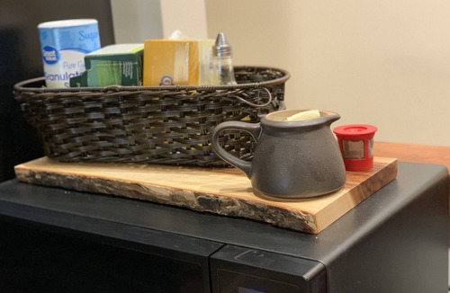 Frederick Apartment | Cozy Pine Tree Nest