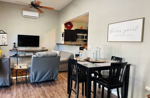 Silsbee House | Cozy, Piney Woods Barndo Studio in Silsbee-4 minutes from town.