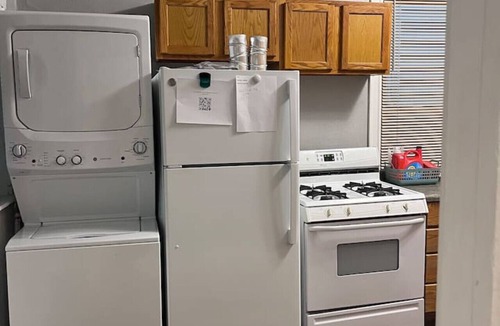 Superior House | Cozy Place! 3bd 1bath. Dog friendly