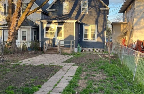 Superior House | Cozy Place! 3bd 1bath. Dog friendly
