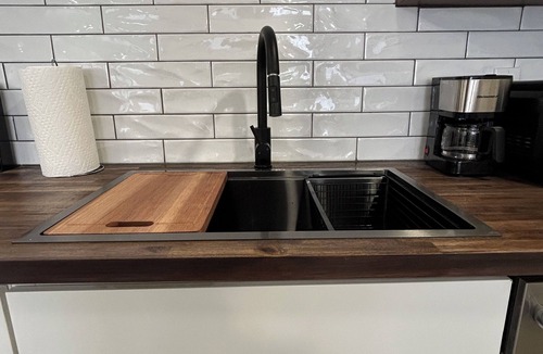 Parkland House | Cozy Place | Comfortable Sleep | 5 Queen & 2 Full Beds