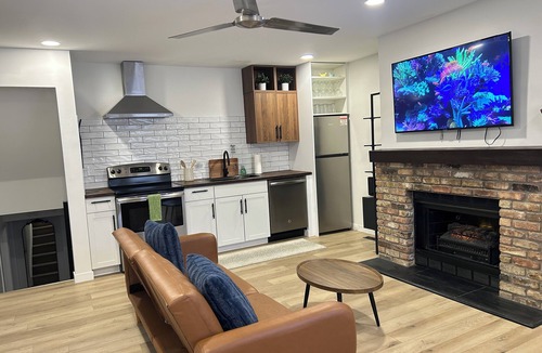 Parkland House | Cozy Place | Comfortable Sleep | 5 Queen & 2 Full Beds