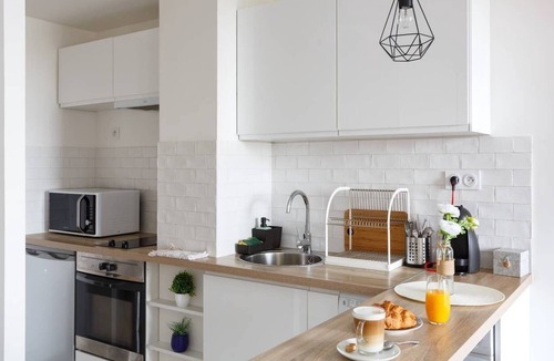 Chatou Apartment | Cozy Place Paris + Parking