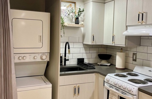 Des Moines Apartment | Cozy PNW MIL Suite