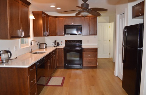 Lake Ariel House | Cozy Pocono Lakefront Mid-Term Vacation Rental near Scranton. 30+ days only!