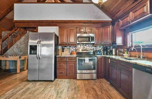 Tobyhanna Cabin | Cozy Pocono Wooded Cabin Oasis | Firepit