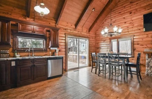 Tobyhanna Cabin | Cozy Pocono Wooded Cabin Oasis | Firepit