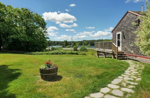 Salsbury Cove House | Cozy Pond Side Cottage in Bar Harbor! [The `Nook`]