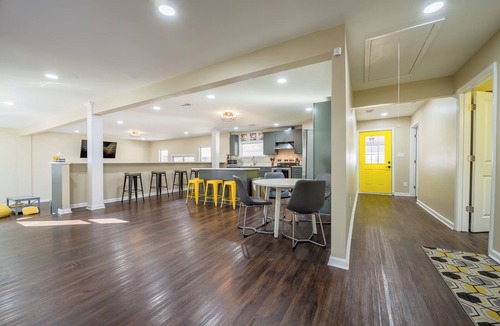 Stone Mountain House | Cozy Pool Staycation Getaway