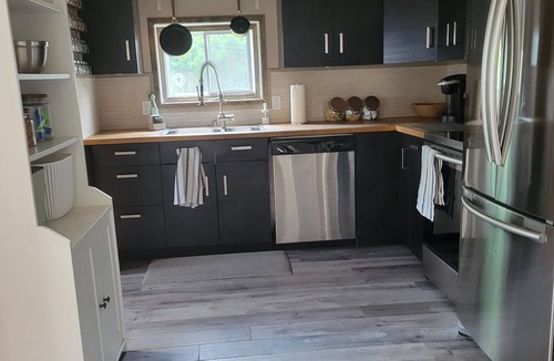 Port Dalhousie Cottage | Cozy Port Dalhousie Cottage - walkable to everything (pet friendly)