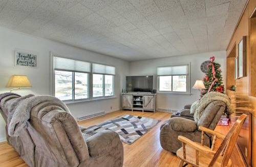 Postville House | Cozy Postville Retreat w/Fireplaces & Yard!