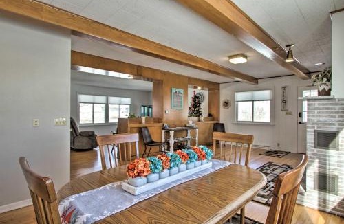 Postville House | Cozy Postville Retreat w/Fireplaces & Yard!