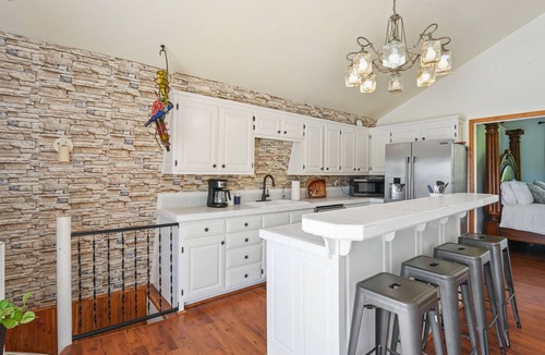 Rogers Cabin | Cozy Posy: Mountain Top Cabin on 18 acres + Private Hot Tub