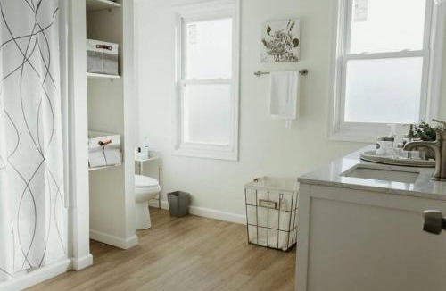 Easton House | Cozy Pristine hideaway ABE