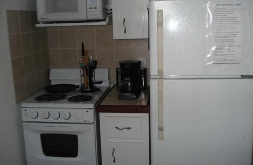 North University Condo | Cozy Pristine Sanitized Ideally Located w/Covered Parking