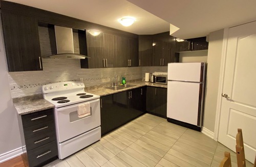 Mount Pleasant Apartment | Cozy Priv. Bsmt 1 Bdrm 1 Bath apartment w/parking