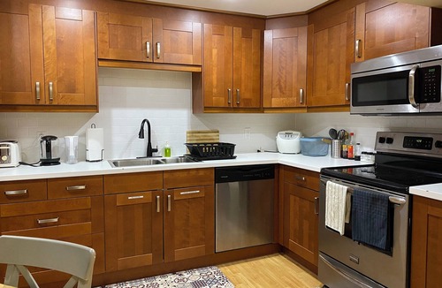 Vaughan Apartment | Cozy Private 2 Br Suite Free Parking in Vaughan