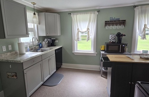 Lucinda House | Cozy, private 3 BR get-away near Clarion. Long term stays welcome. Pet-Friendly!