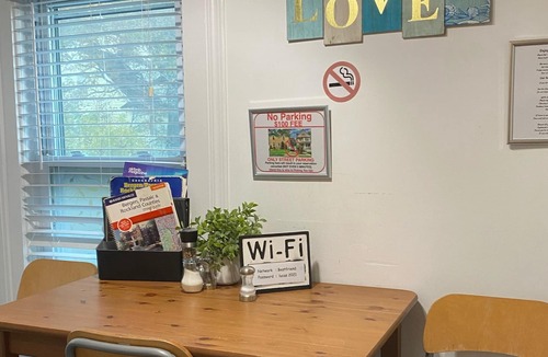 Englewood House | Cozy Private "A"Bedroom Kitchen WIFI