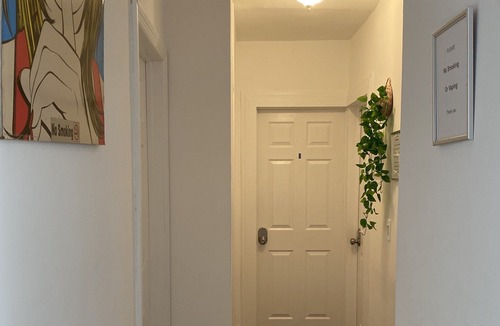 Englewood House | Cozy Private "A"Bedroom Kitchen WIFI