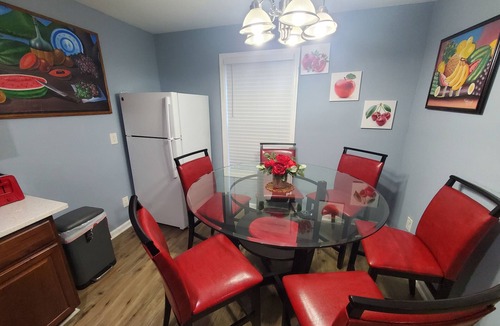 Conyers House | COZY Private APARTMENT "3Bedroom/1Bathroom"