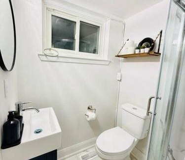 Pickering House | Cozy private backyard garden studio