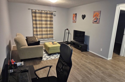 Winnipeg House | Cozy Private Basement Suite | Garden City Winnipeg