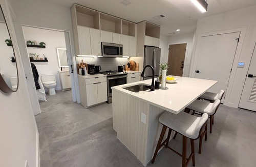 North Side Apartment | Cozy private bedroom in 5bed-2bath apartment in amazing Austin with AC and gym