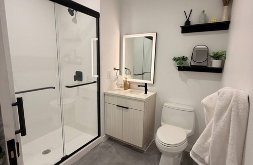 North Side Apartment | Cozy private bedroom in 5bed-2bath apartment in amazing Austin with AC and gym