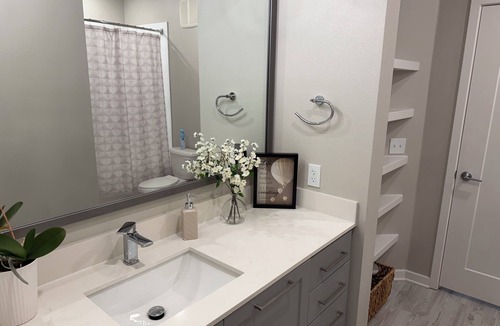 Conway Apartment | Cozy Private Bedroom in Shared Modern Apartment