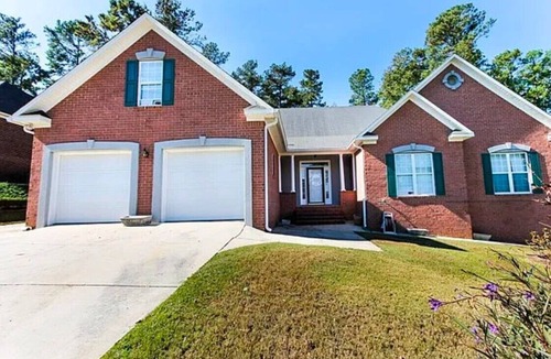 Martinez House | Cozy private bedroom w/full bath & free parking