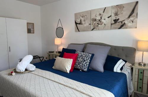 Englewood House | Cozy Private bedrooms Kitchen Wifi