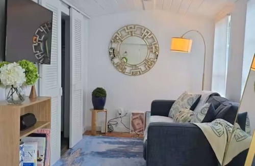 Parker Ridge House | Cozy Private Cottage Close To Downtown and Beaches