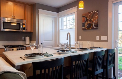 Rose City Park House | Cozy Private Cottage Near Downtown Portland