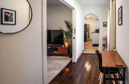 West Side Cottage | Cozy Private Cottage - No Shared Walls - Laundry